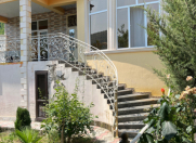 İcarəyə verilir 5 otaqlı 150 m2 villa Qax