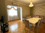 Satılır 3 otaqlı 90 m2 köhnə tikili 9 mkr