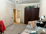 Satılır 2 otaqlı 60 m2 köhnə tikili Xalqlar Dostluğu m.