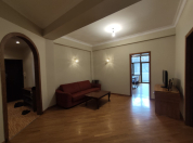 Satılır 4 otaqlı 150 m2 yeni tikili 28 May m.