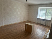 Satılır 2 otaqlı 65 m2 köhnə tikili İnşaatçılar m.