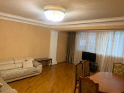 İcarəyə verilir 3 otaqlı 90 m2 köhnə tikili Xalqlar Dostluğu m.