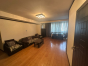 İcarəyə verilir 3 otaqlı 85 m2 köhnə tikili 28 May m.