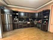 Satılır 3 otaqlı 90 m2 yeni tikili Xalqlar Dostluğu m.