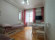 Satılır 1 otaqlı 40 m2 yeni tikili 28 May m.