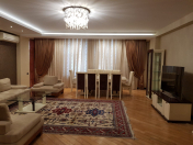 Satılır 3 otaqlı 165 m2 yeni tikili 28 May m.