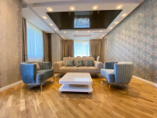 İcarəyə verilir 4 otaqlı 205 m2 yeni tikili İnşaatçılar m.