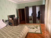 İcarəyə verilir 3 otaqlı 130 m2 yeni tikili Nəsimi r.