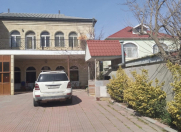 Satılır 8 otaqlı 450 m2 villa Badamdar