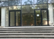 İcarəyə verilir 1 otaqlı 120 m2 obyekt 28 May m.