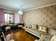 Satılır 2 otaqlı 70 m2 köhnə tikili Gənclik m.