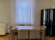 İcarəyə verilir 2 otaqlı 60 m2 köhnə tikili Səbail r.