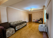 İcarəyə verilir 2 otaqlı 65 m2 köhnə tikili Şah İsmayıl Xətai m.