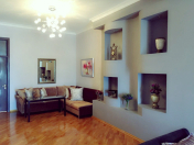 Satılır 3 otaqlı 130 m2 yeni tikili Nizami m.
