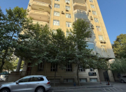 Satılır 4 otaqlı 163 m2 yeni tikili Gənclik m.