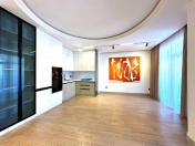 Satılır 3 otaqlı 93 m2 yeni tikili 28 May m.