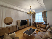 Satılır 4 otaqlı 180 m2 yeni tikili Gənclik m.