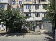 Satılır 3 otaqlı 70 m2 köhnə tikili Badamdar