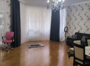 İcarəyə verilir 3 otaqlı 140 m2 yeni tikili 8 Noyabr m.