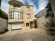Satılır 7 otaqlı 300 m2 həyət evi Badamdar