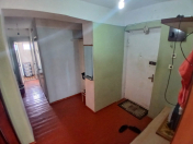 Satılır 2 otaqlı 60 m2 köhnə tikili 8 km