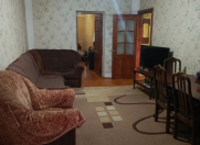 Satılır 2 otaqlı 60 m2 köhnə tikili Azadlıq prospekti m.