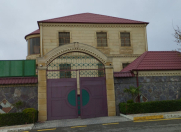 Satılır 8 otaqlı 600 m2 həyət evi Novxanı