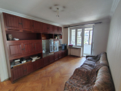 Satılır 2 otaqlı 60 m2 köhnə tikili Gənclik m.