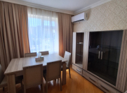 Satılır 3 otaqlı 85 m2 köhnə tikili İnşaatçılar m.