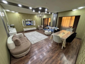 Satılır 4 otaqlı 120 m2 köhnə tikili Xalqlar Dostluğu m.