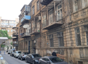 Satılır 4 otaqlı 88 m2 köhnə tikili Nizami m.