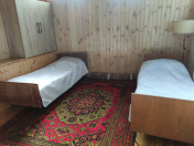 İcarəyə verilir 6 otaqlı 400 m2 köhnə tikili Şəki