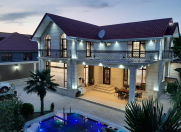 Satılır 6 otaqlı 350 m2 həyət evi Şəki