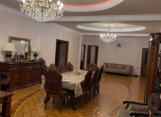 İcarəyə verilir 4 otaqlı 222 m2 yeni tikili 8 Noyabr m.