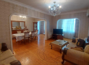 Satılır 4 otaqlı 125 m2 köhnə tikili Nəsimi m.