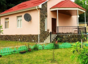 İcarəyə verilir 4 otaqlı 90 m2 həyət evi Qax