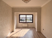 Satılır 4 otaqlı 100 m2 köhnə tikili Gənclik m.