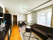 Satılır 3 otaqlı 100 m2 köhnə tikili Gənclik m.