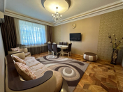 İcarəyə verilir 3 otaqlı 85 m2 köhnə tikili Elmlər Akademiyası m.