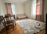 İcarəyə verilir 2 otaqlı 70 m2 köhnə tikili Həzi Aslanov m.