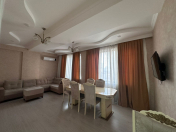 İcarəyə verilir 3 otaqlı 105 m2 yeni tikili 28 May m.