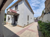 Satılır 7 otaqlı 650 m2 villa Badamdar