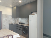 Satılır 2 otaqlı 80 m2 köhnə tikili Qara Qarayev m.