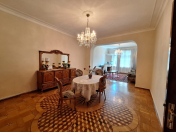 İcarəyə verilir 4 otaqlı 200 m2 köhnə tikili Nəriman Nərimanov m.