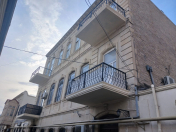 Satılır 2 otaqlı 70 m2 köhnə tikili Qış parkı