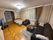 Satılır 1 otaqlı 33 m2 köhnə tikili Port Baku