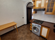 Satılır 3 otaqlı 80 m2 köhnə tikili Yasamal r.