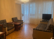 İcarəyə verilir 2 otaqlı 70 m2 köhnə tikili Memar Əcəmi m.