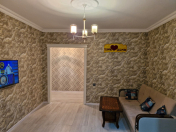 Satılır 3 otaqlı 60 m2 köhnə tikili Bakıxanov