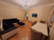 İcarəyə verilir 3 otaqlı 80 m2 köhnə tikili 28 May m.